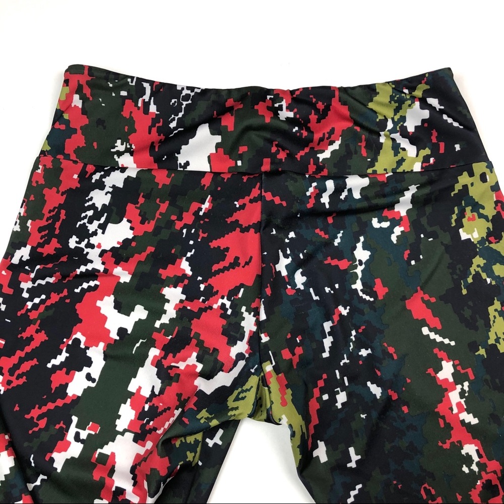 SOLD Onzie Camouflage Red Green Leggings - Picture 6 of 8